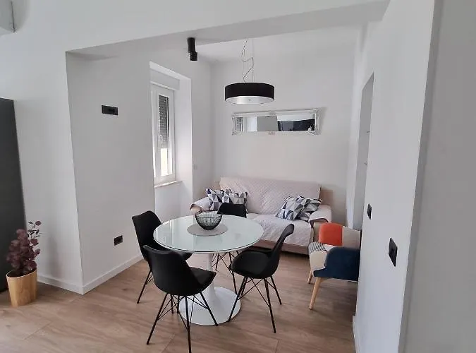 Stivi Luxury 아파트